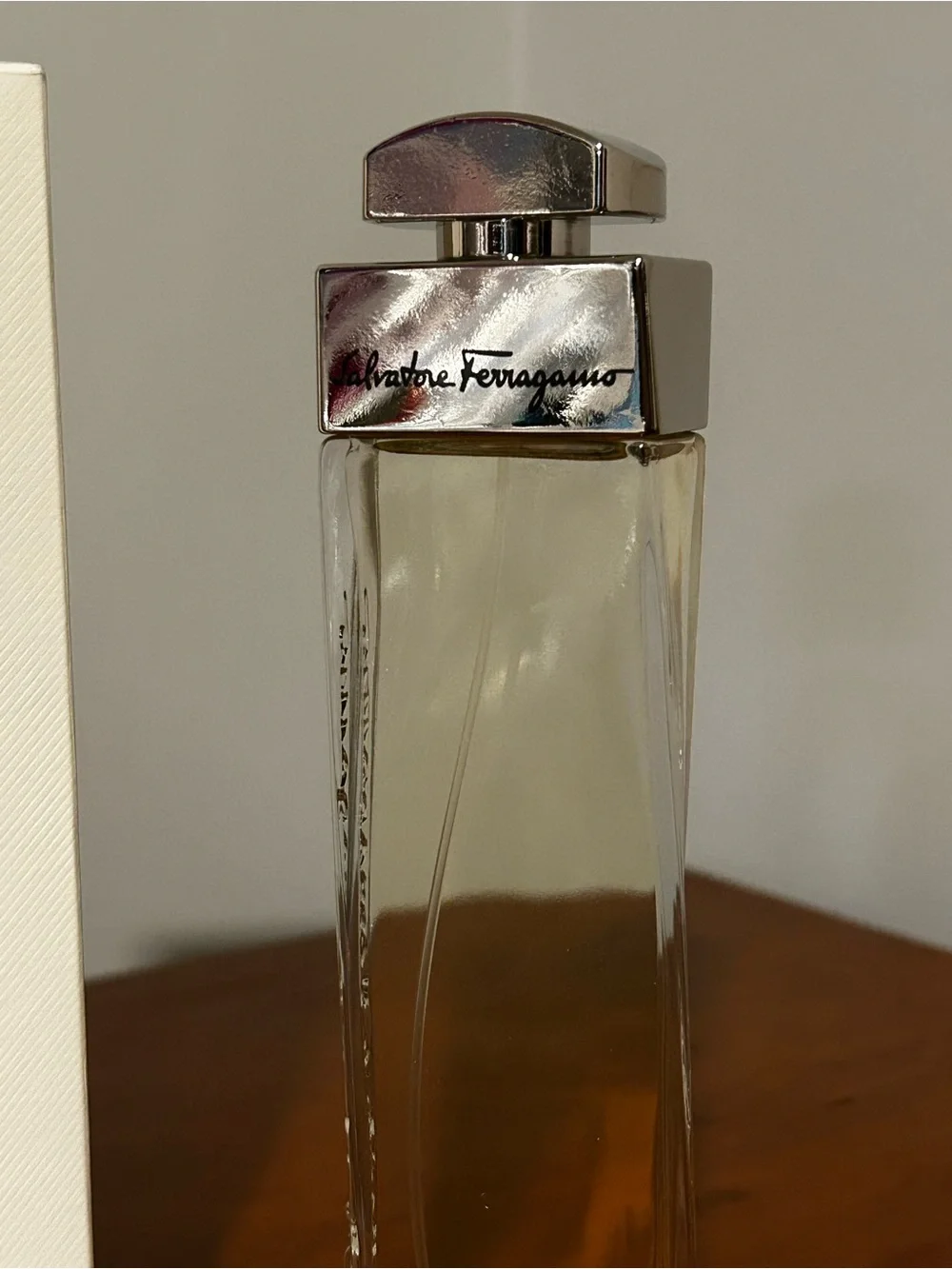 Salvatore Ferragamo Pour Femme Eau de Parfum - Picture 3 of 4